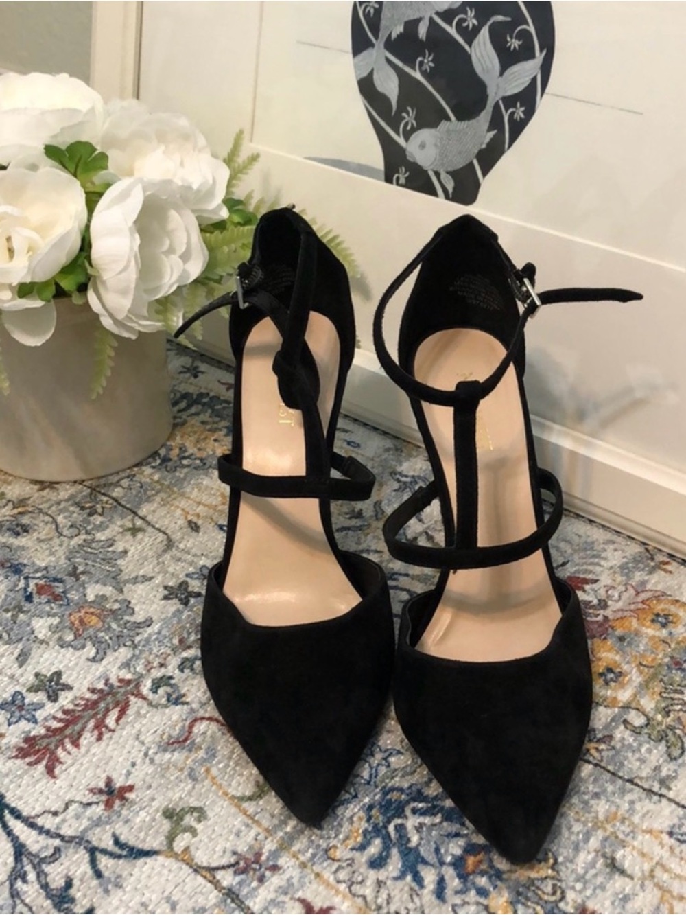Nine West Black Suede Pointed T-Strap Heels